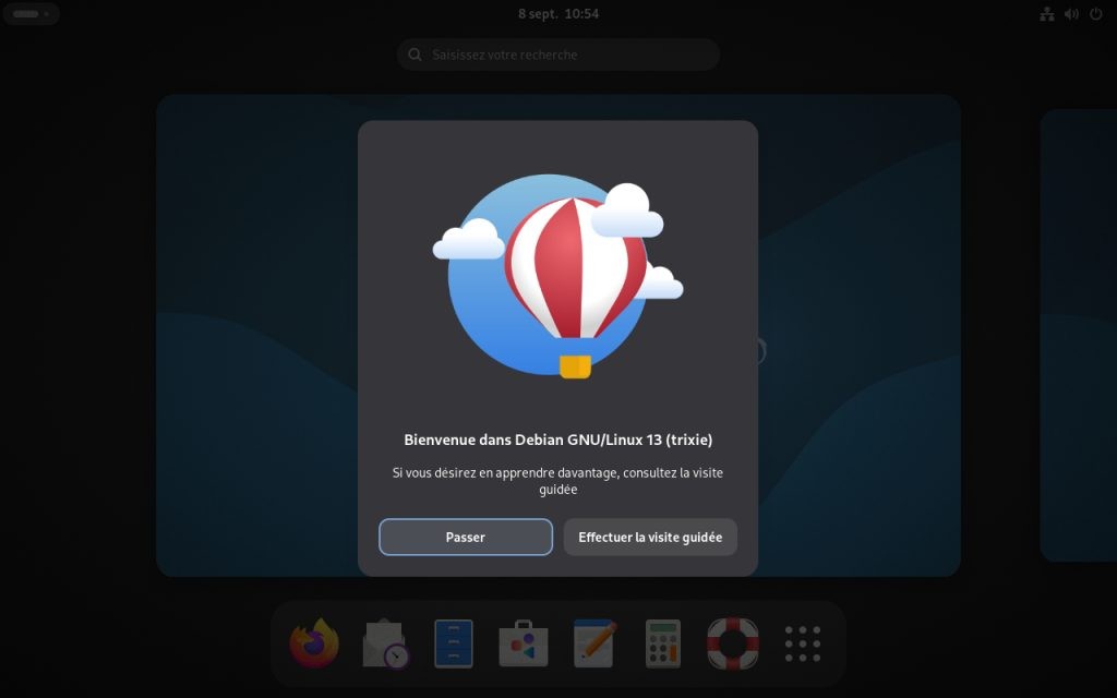 Debian 13 - Post-installation (arrivée sur le bureau GNOME)